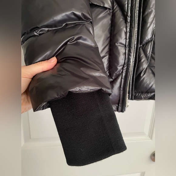 NEW!! Never worn winter jacket with detachable natural silver fox fur. - Picture 6 of 11